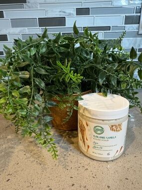 CARAMEL VANILLA SUGAR SCRUB